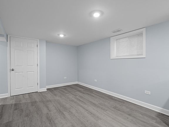 5th image of 5620 N Marmora Ave #G