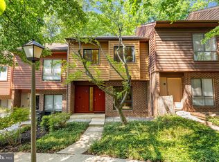 11529 Buttonwood Ct, Reston, VA 20191