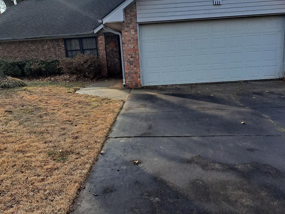 2nd image of 7831 S Gum Ave