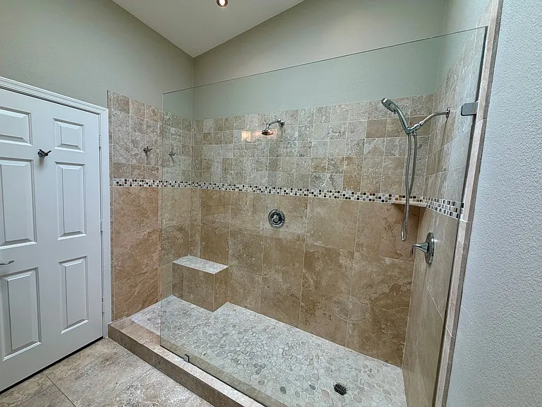276 Heatherstone St — Photo 30
