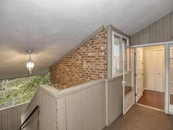 Front Entry Way