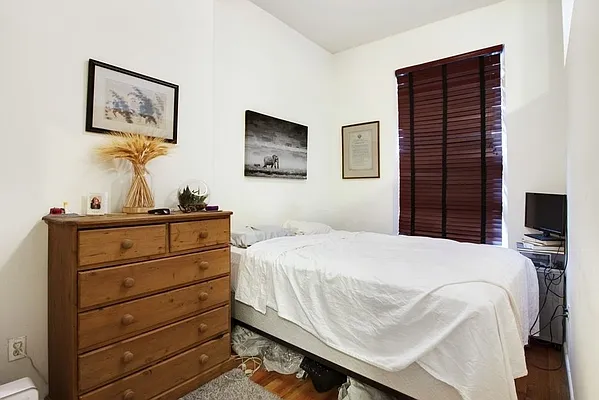 Rented by Native New York Real Estate Inc | media 22