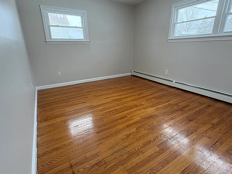 Carey Avenue Apartments — Photo 23