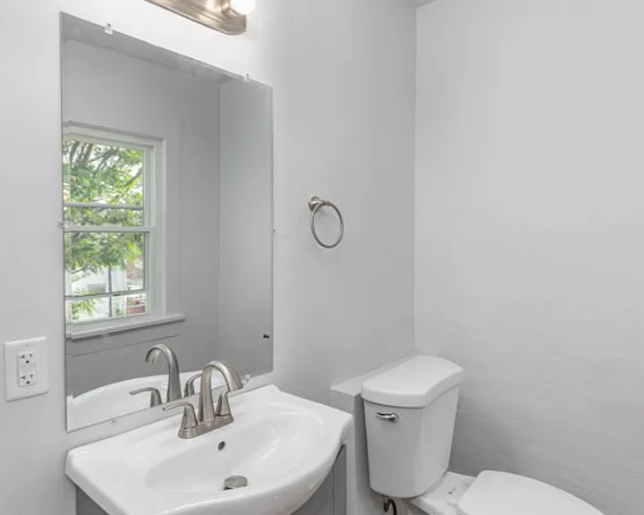 2327 6th St SW — Photo 9