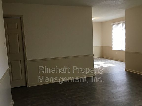 4th image of 840 Iredell St