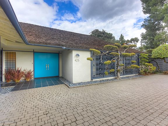 3rd image of 425 Pilgrim Pl