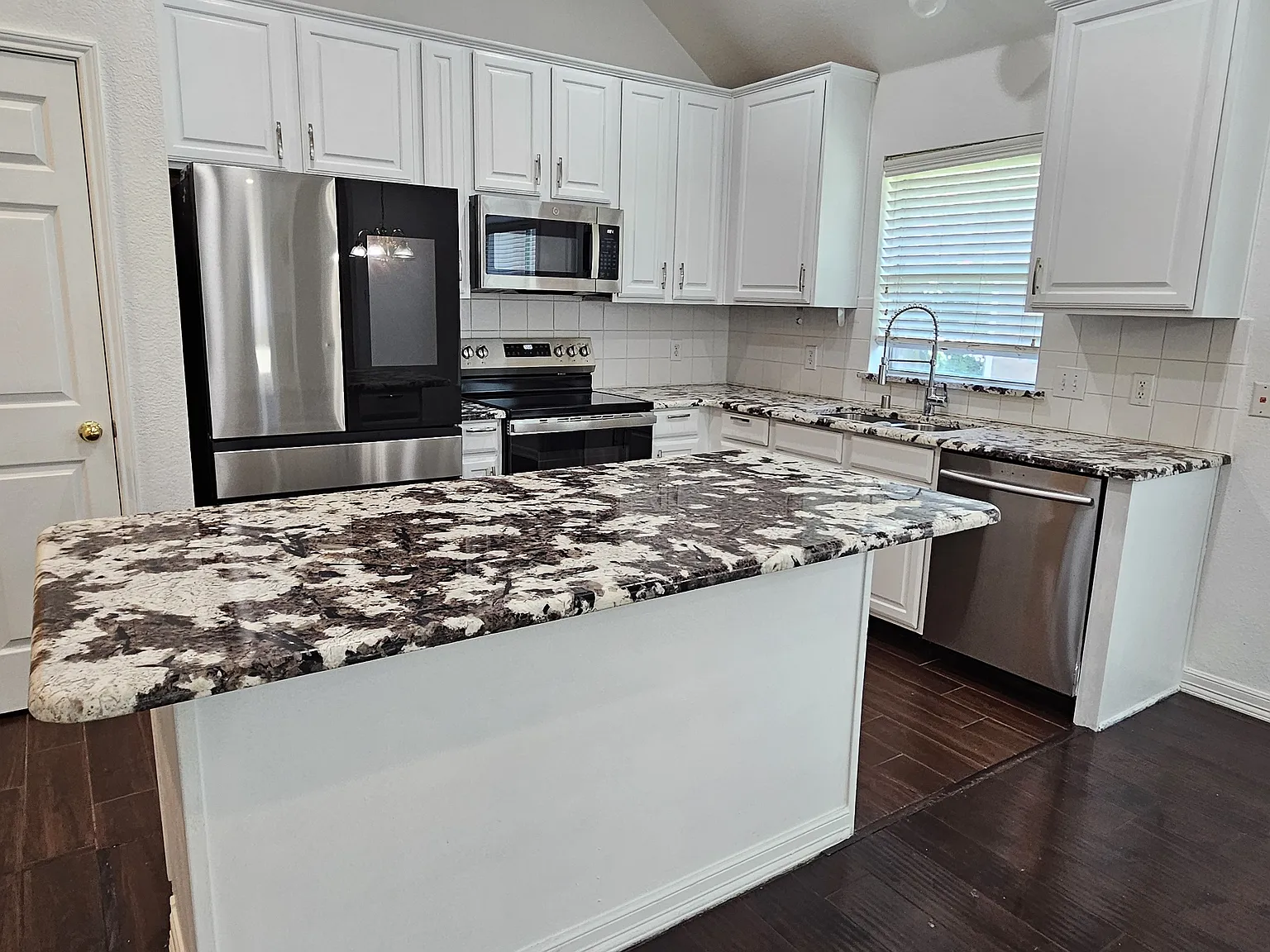 1503 Heather Brook Dr — Photo 3