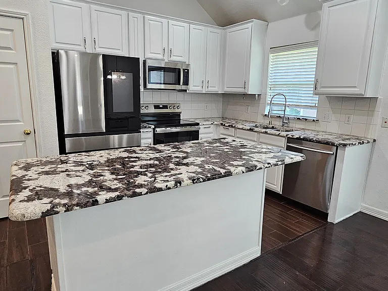 1503 Heather Brook Dr — Photo 3
