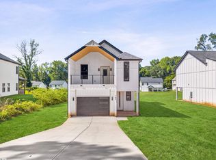 162 Buncombe St, Woodruff, SC 29388