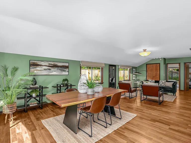 13424 NE 30th St — Photo 35