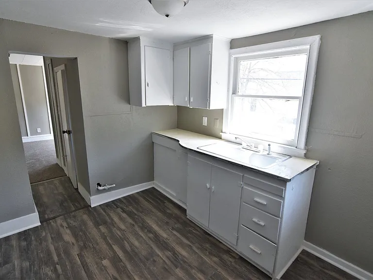 1310 Vestal Ave — Photo 2