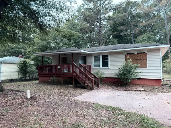 8122 Puckett St SW, Covington, GA 30014