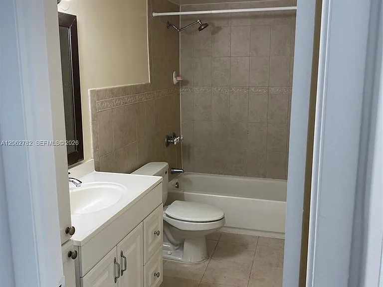 5050 NW 7th St #Penthouse 5 — Photo 13