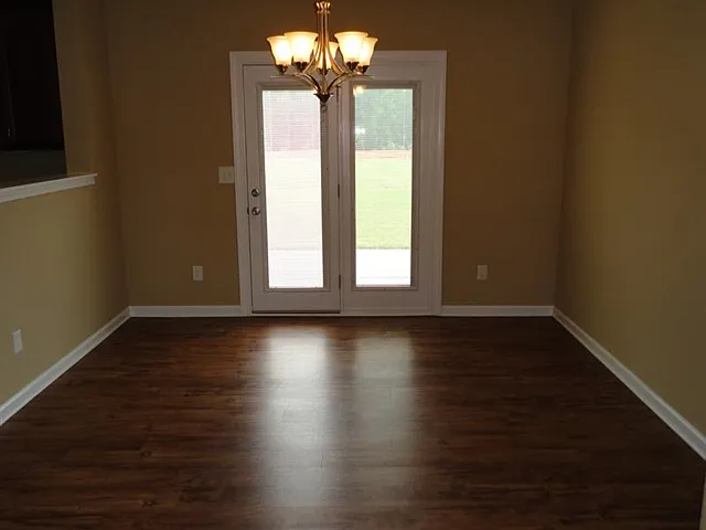 3 bed, 2.5 bath, 2038 sqft, $2,230 — Photo 4