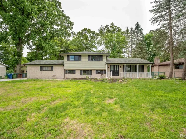 6742 Canterbury Ct, Shelby Township, MI 48316