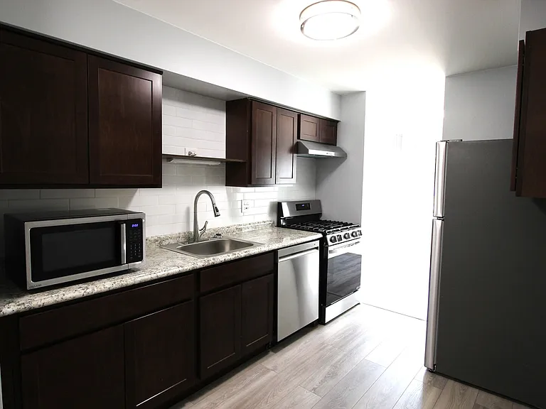 3018 Roberts Dr #8 — Photo 7