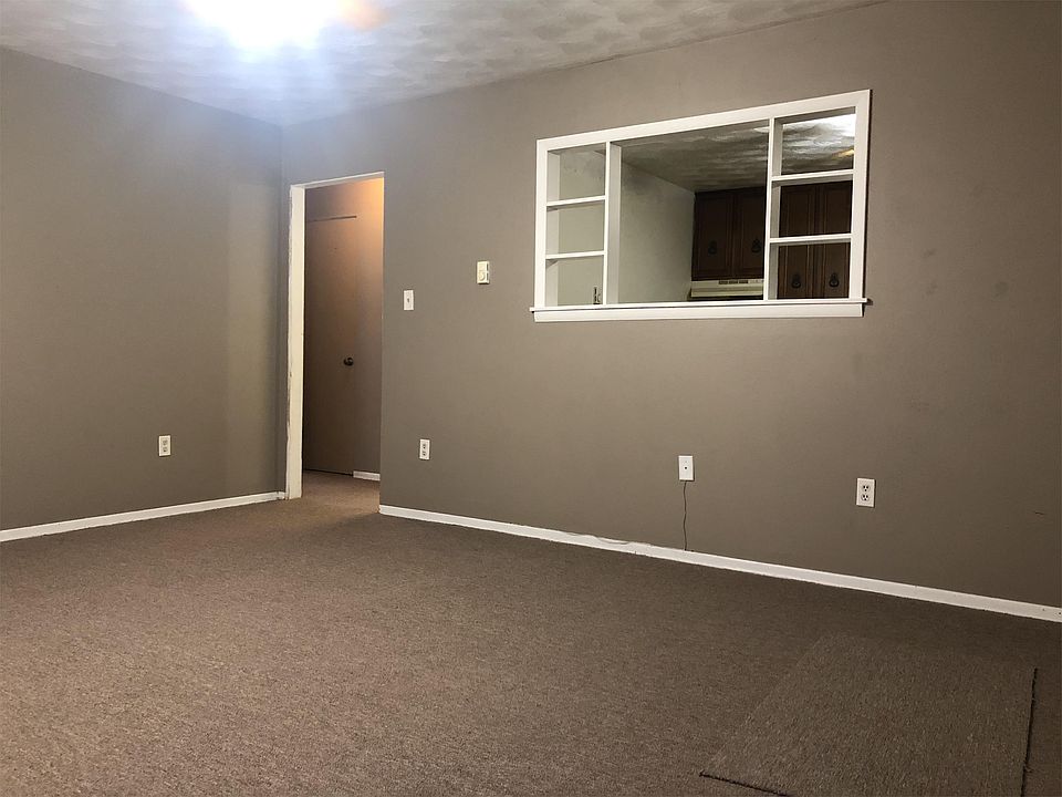 1st image of 104 N Pecan St APT 13