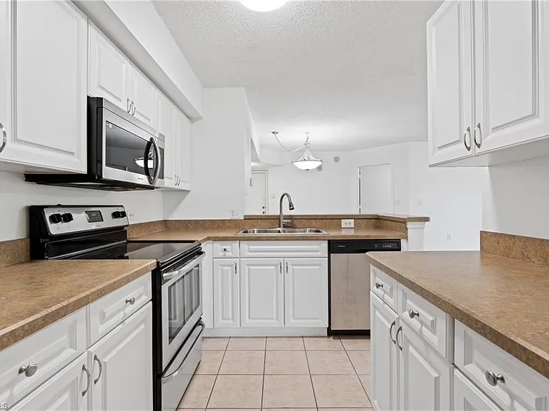 8940 Colonnades Ct E #734 — Photo 11