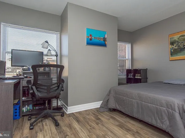 609 Jasper St — Photo 12