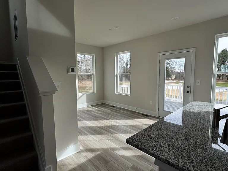 2214 Winterberry Ln — Photo 21