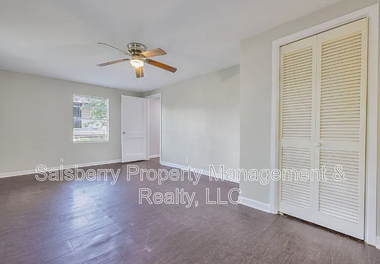 107 Windsor Ct — Photo 14