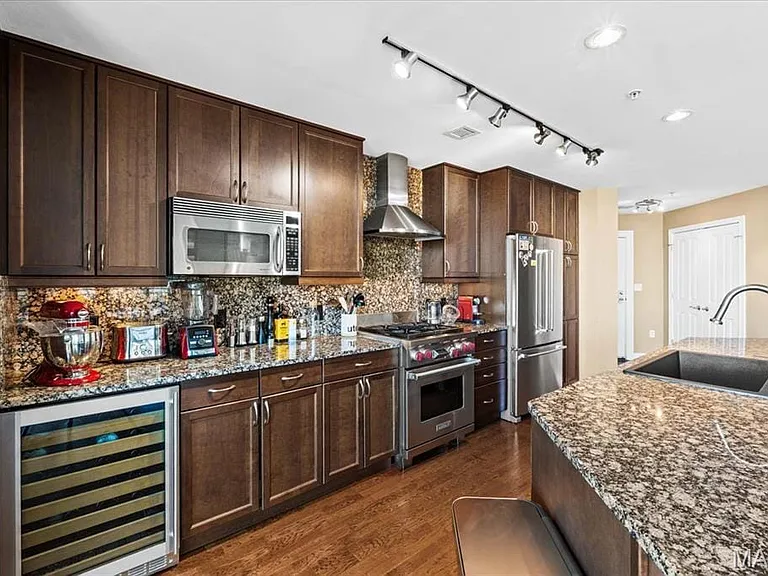 4909 Laclede Ave #801 — Photo 4