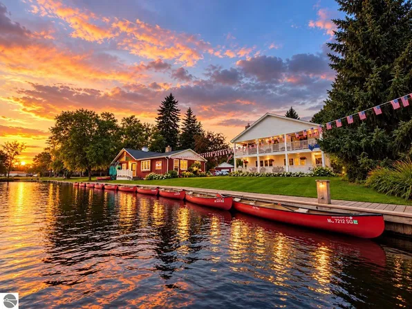 101 Maple St, Grayling, MI 49738