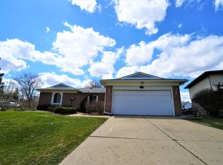 6955 Becky Dr, Canton, MI 48187