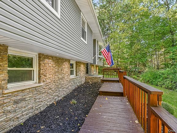 4th image of 1426 E Mombasha