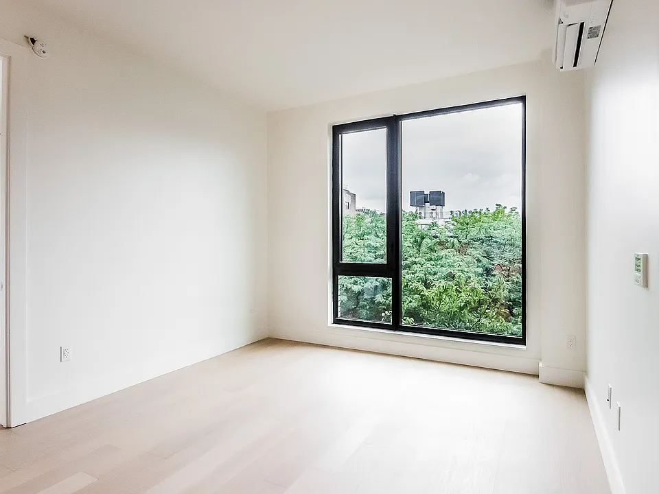 218 Front St #3123