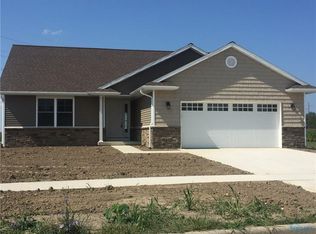 1013 Tomahawk Ln, Bowling Green, OH 43402