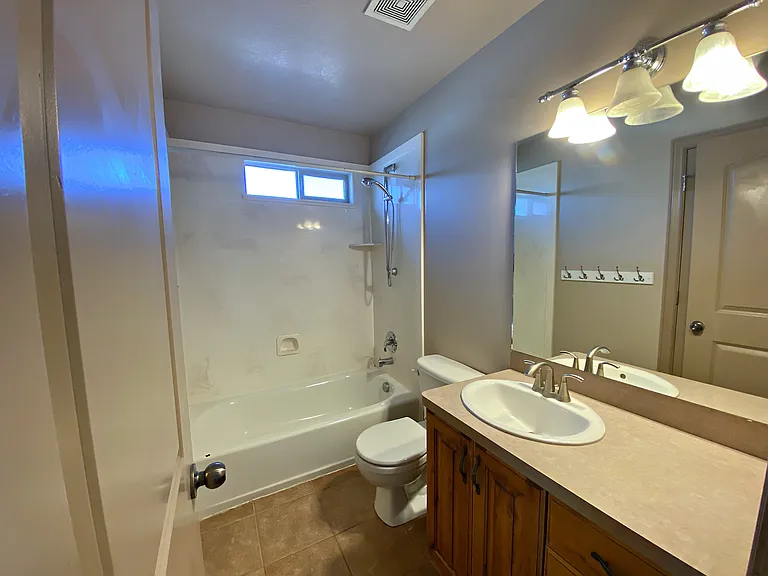 2410 E View Dr — Photo 26
