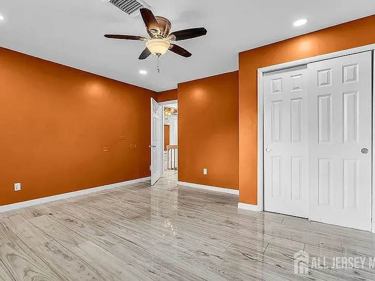 585 Noe Ave — Photo 16
