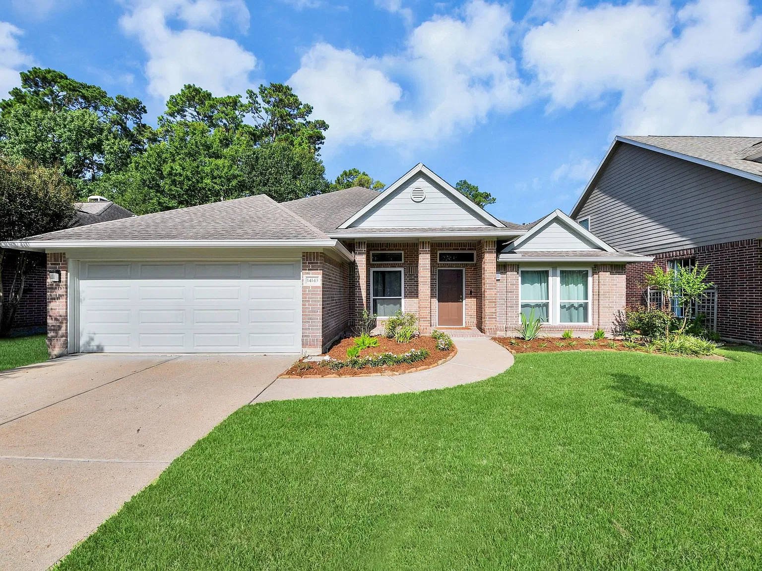 4 bed, 2.0 bath, 2455 sqft, $2,700 — Photo 3