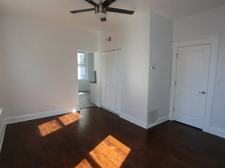 3316 N Southport Ave #2 — Photo 9