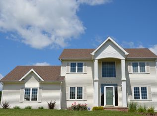 2420 E Leach Ave, Des Moines, IA 50320