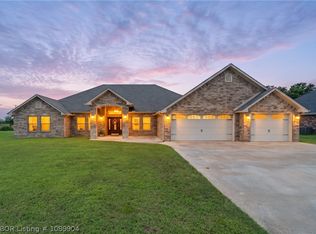 2057 Prairie Fire Dr, Sallisaw, OK 74955
