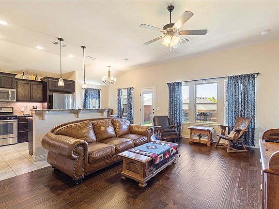 5th image of 4406 Prescot Dr