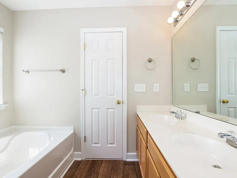 958 Ramsgate Dr SW — Photo 15