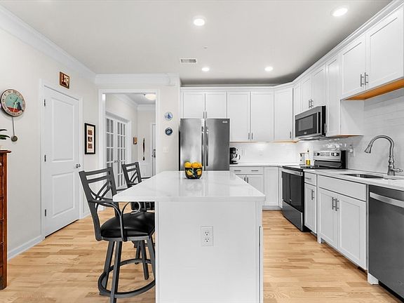 5th image of 3202 Peters Farm Way #202