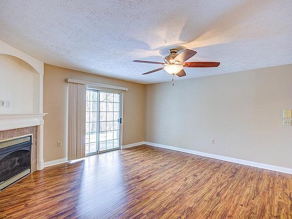 3rd image of 3131 Preserve Ln APT 1B
