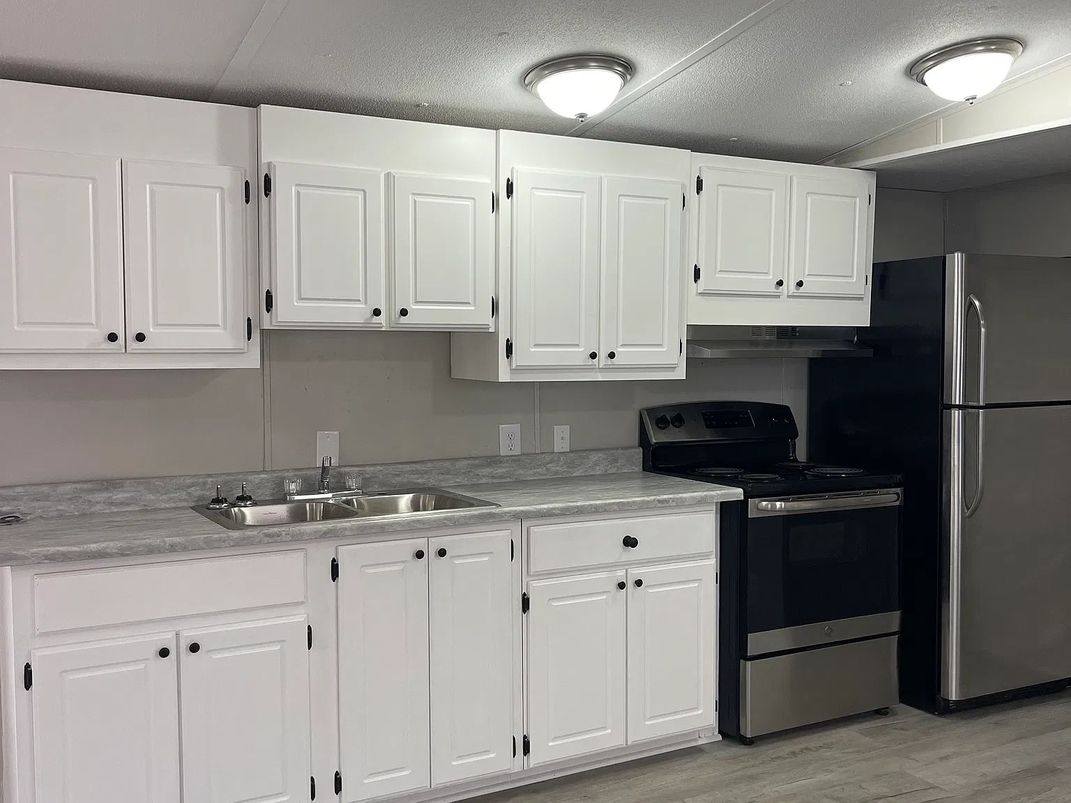 3 bed, $1,350 — Photo 2