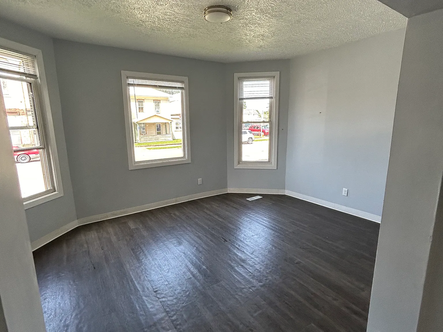 4 bed, 1228 sqft, $1,350 — Photo 2