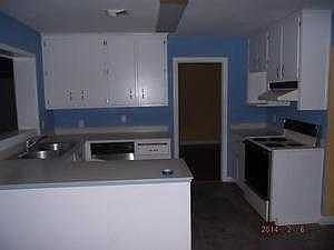 5th image of 2214 Woodlawn Dr