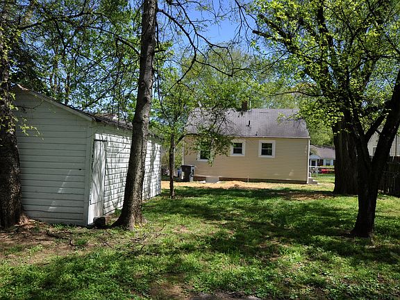 3rd image of 2141 Rosemary Ln