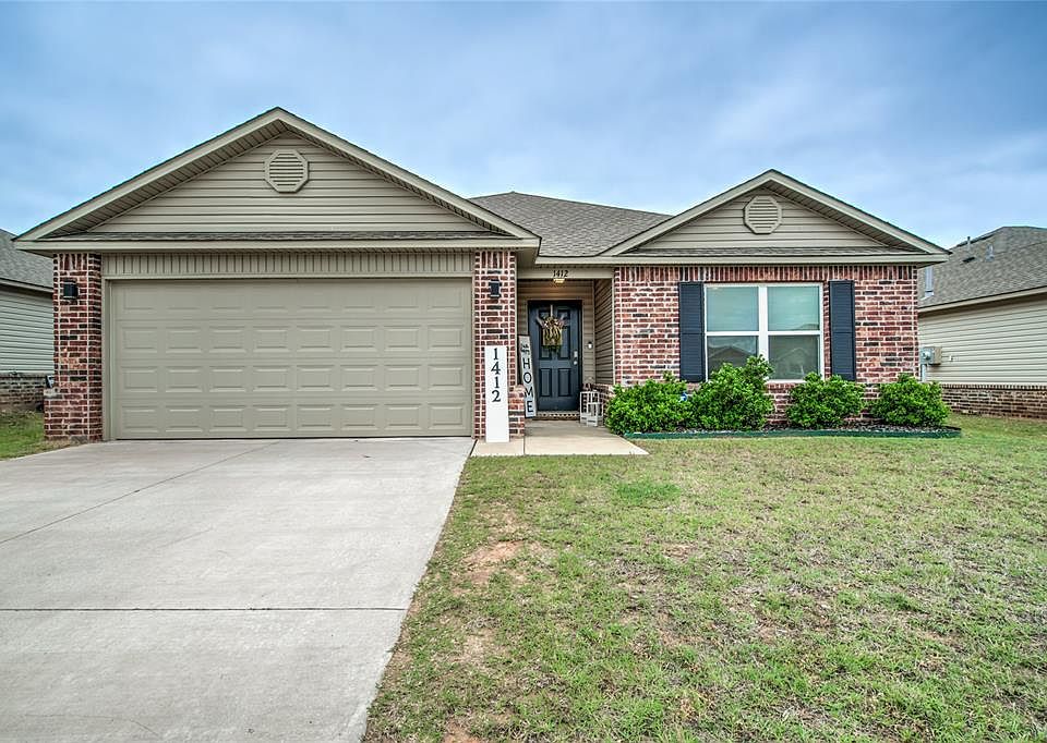 1st image of 1412 Peridot Ln