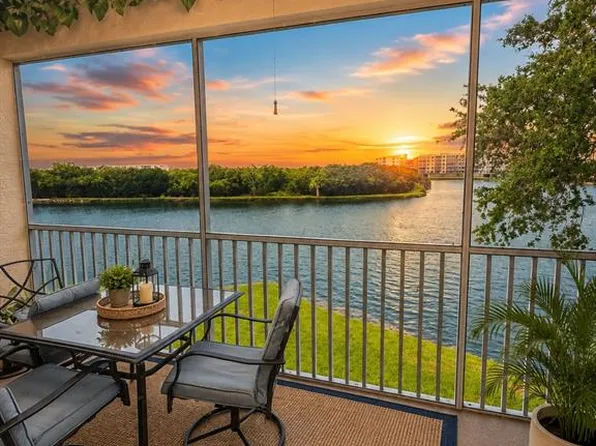 6363 99th Way N APT 12I, Seminole, FL 33708