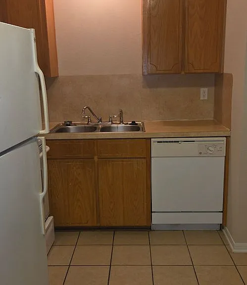 809 Leifester Cir — Photo 5