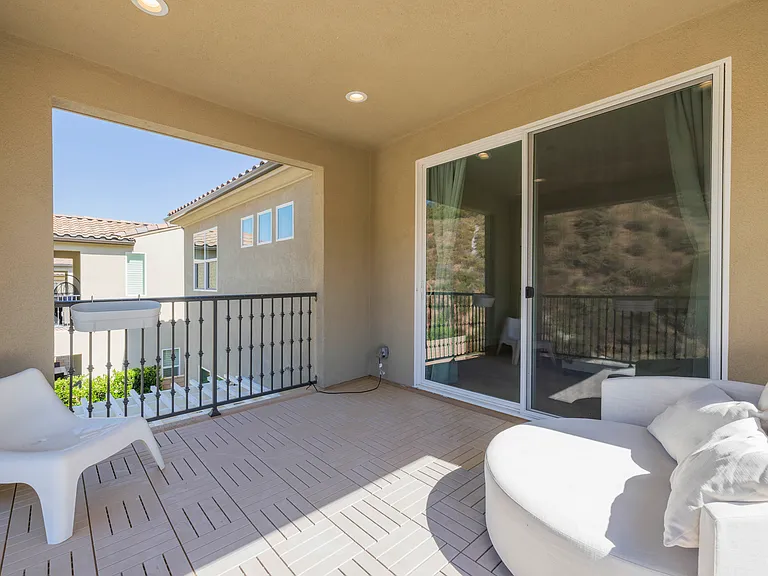 19212 Blackthorn Dr — Photo 33