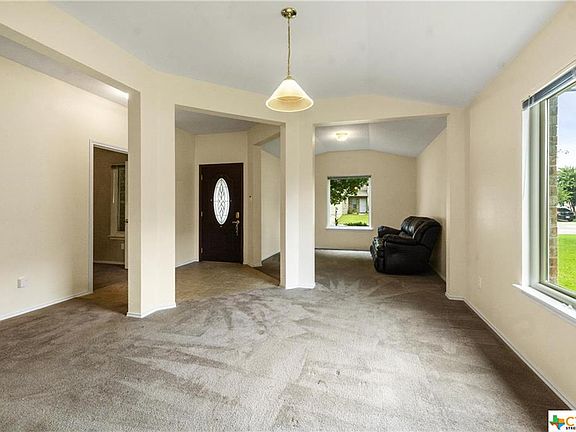 5th image of 122 Waterlily Way